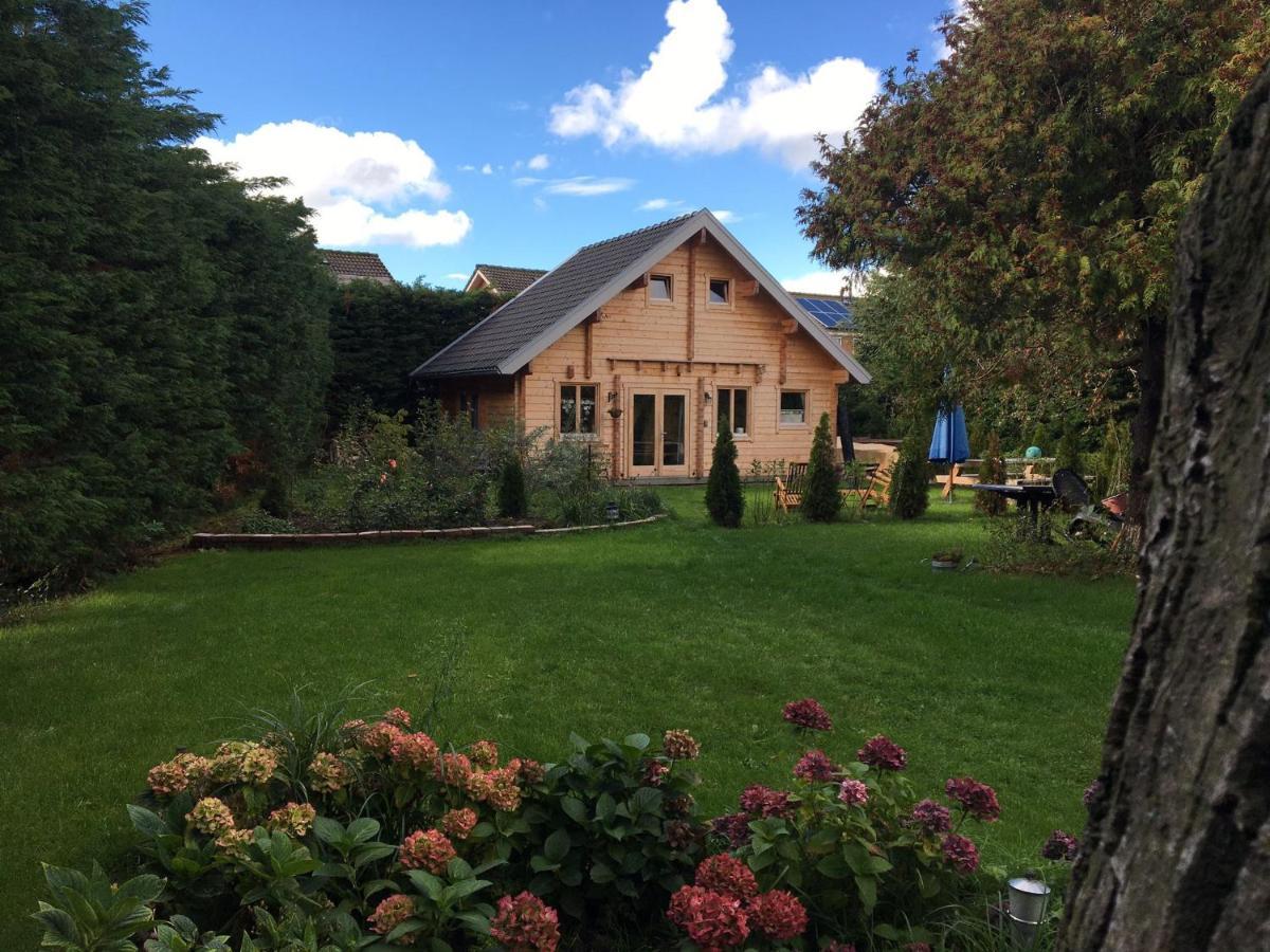 フラウヴェンポルデルChalet Ons Oekjeアパートメント エクステリア 写真